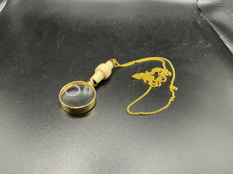 Maginfier Necklace - Holly