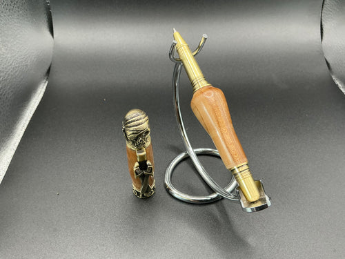Pirate - Walnut - Brass
